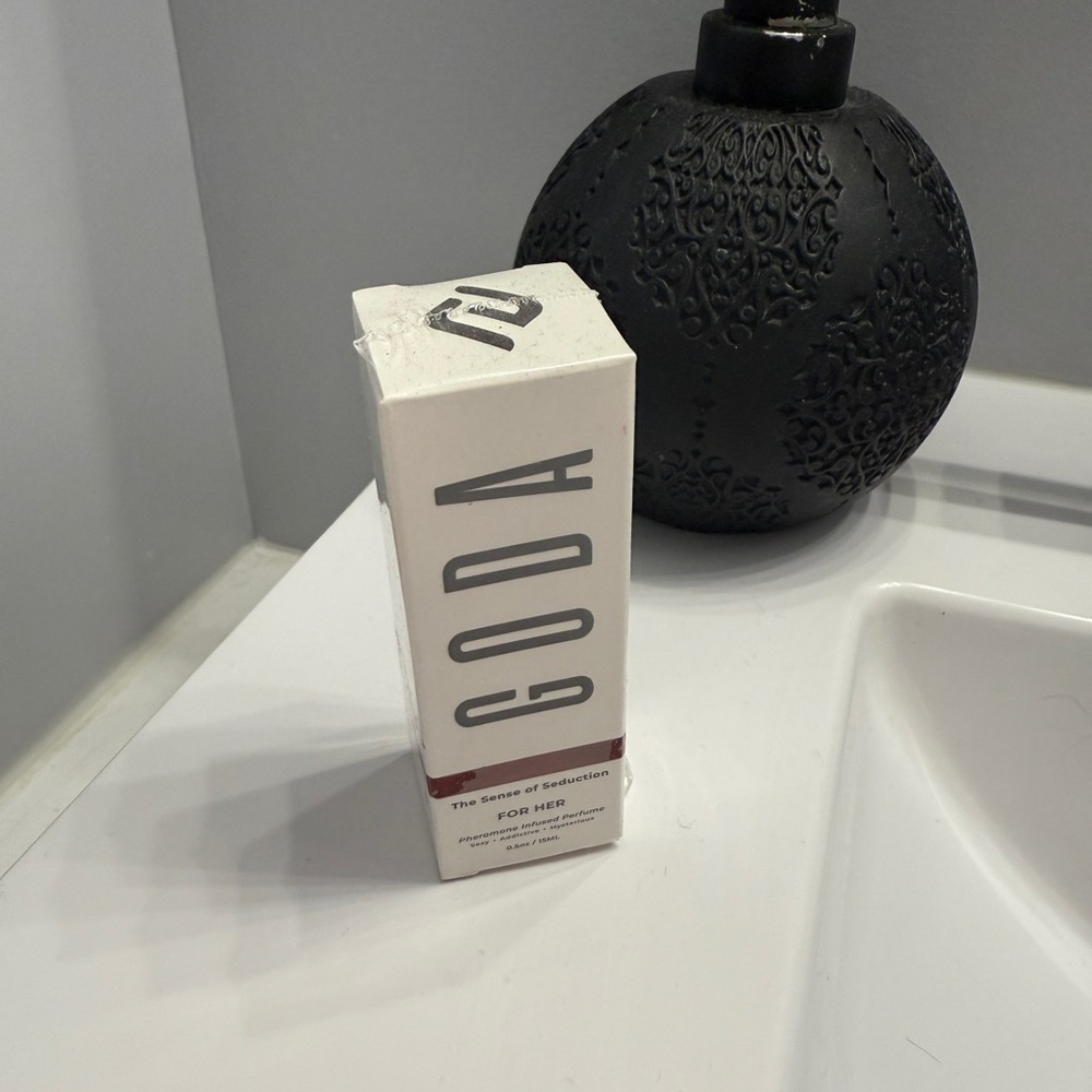 GODA perfume for her - new in box
